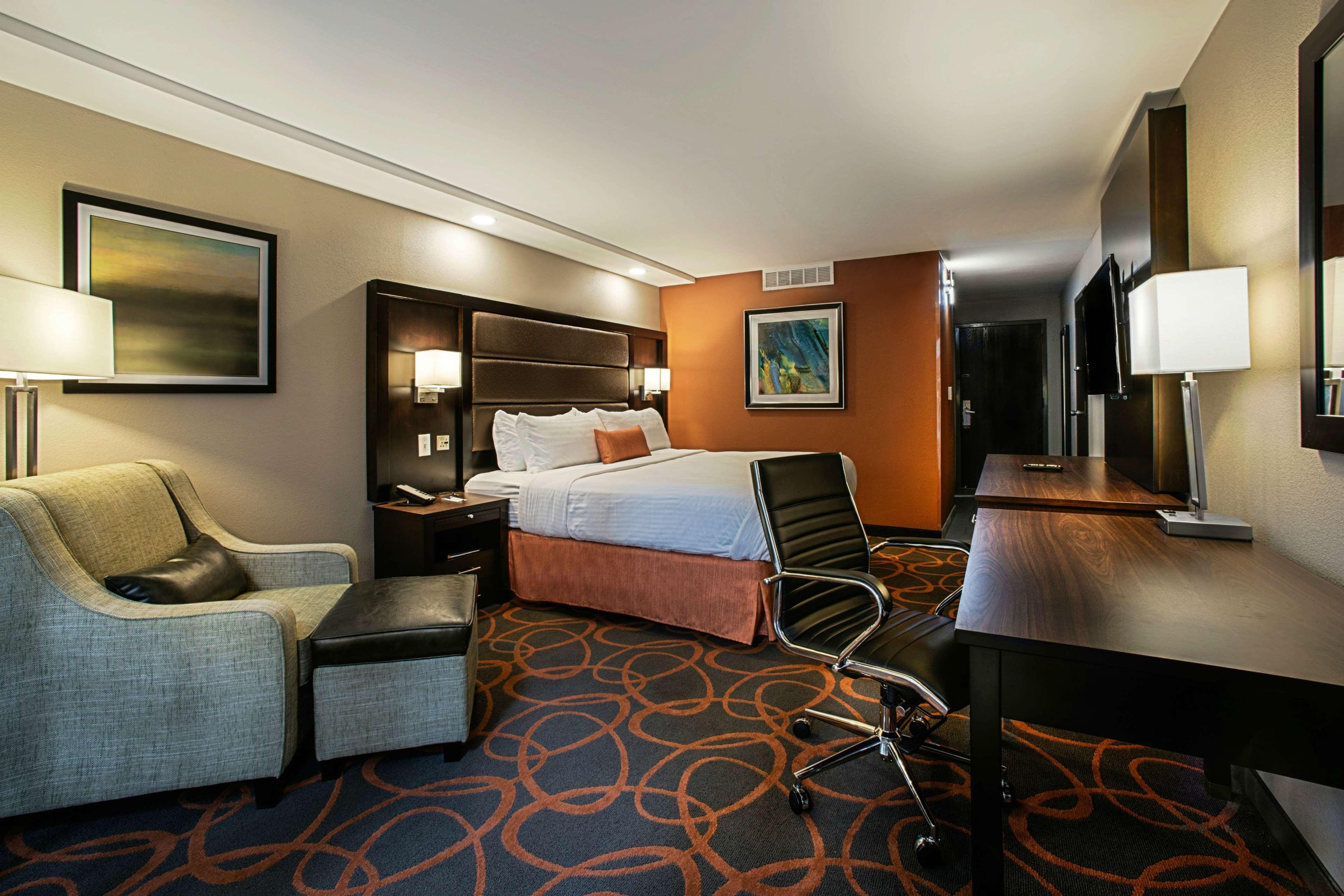 The Great Rivers, Ascend Collection Hotel